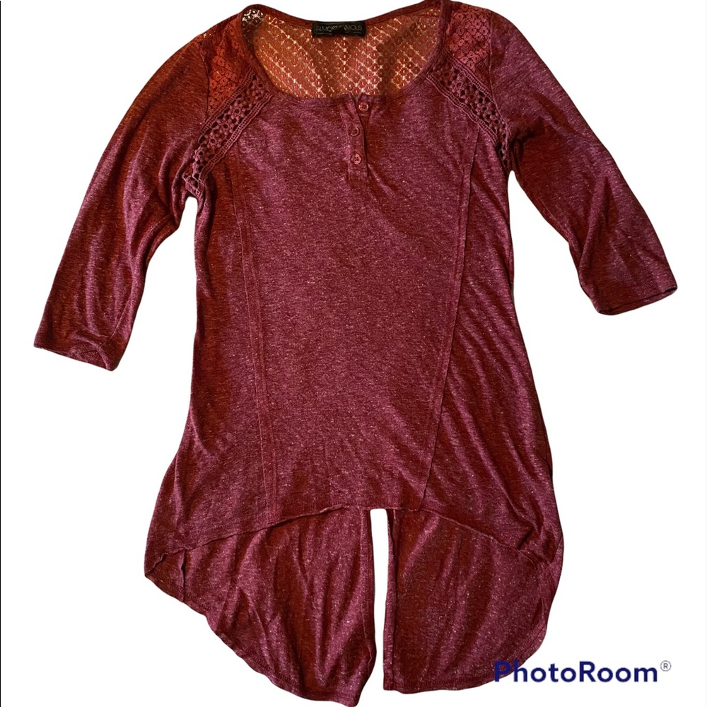 Almost Famous 3/4 Length Sleeve Heathered Red Shirt - Teen Medium